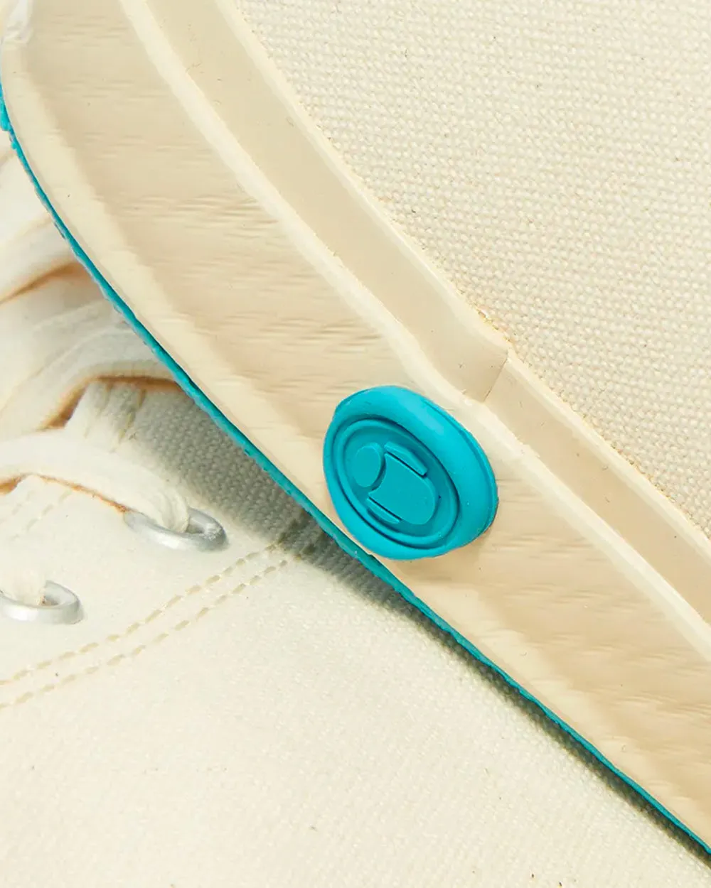 01JP White High Top Sneakers