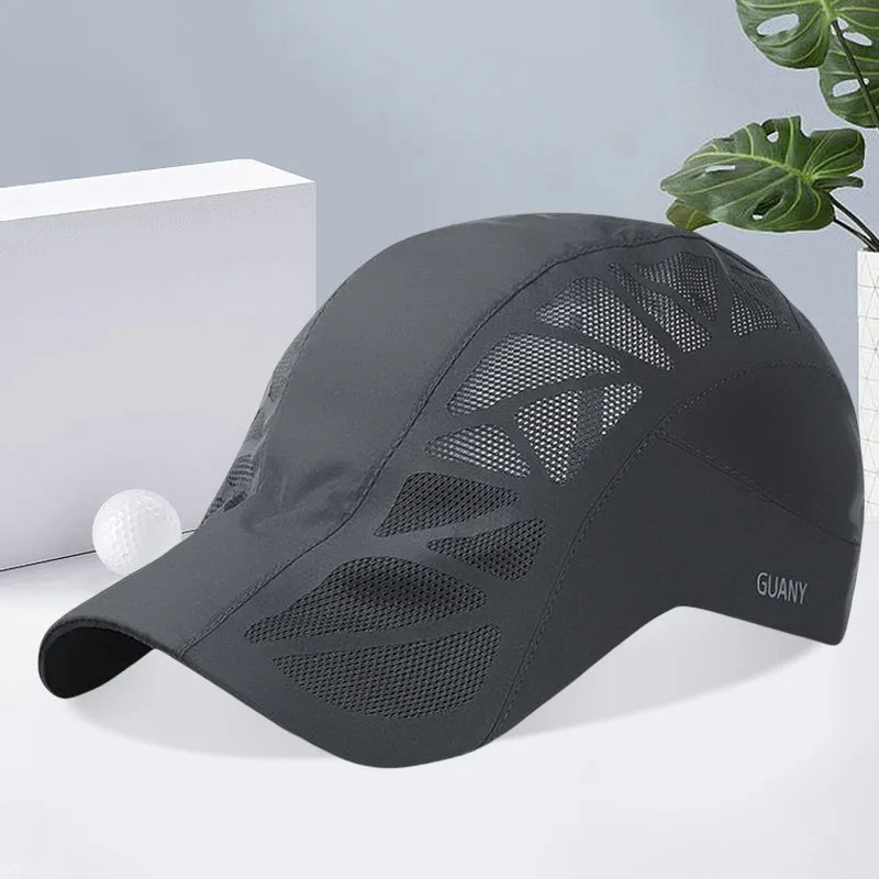 Breathable, quick-drying hood - ideal for the outdoors