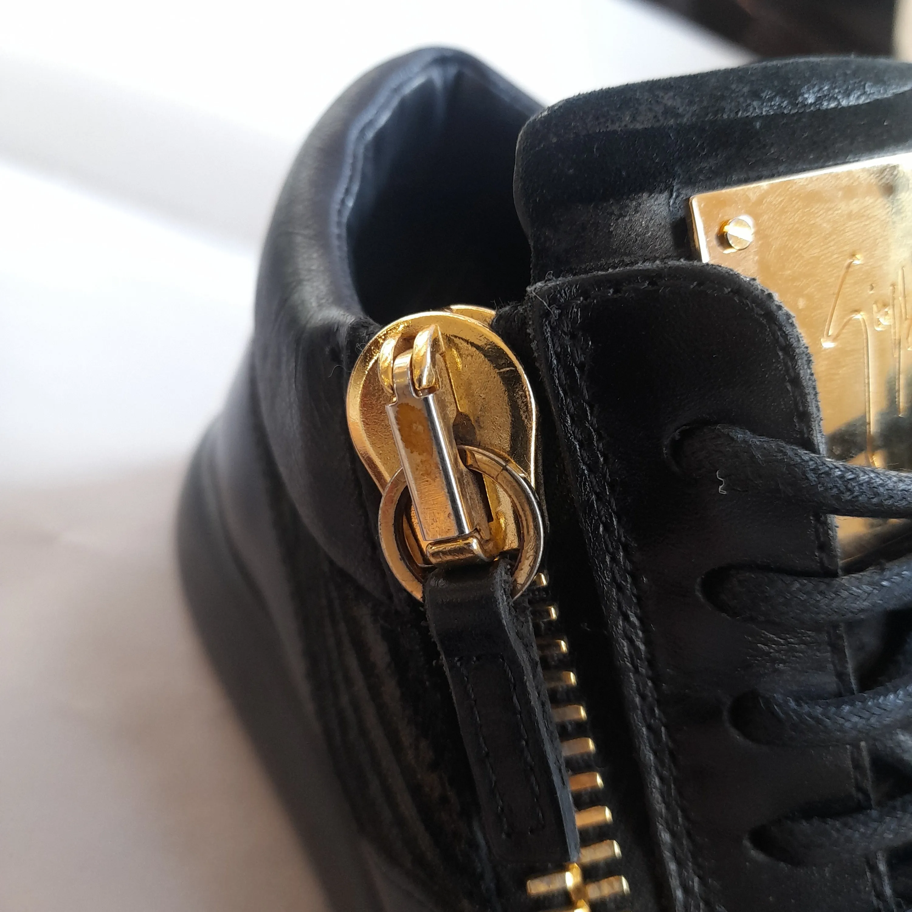 Guiseppe Zanotti Black Suede and Leather Low Top Sneakers | Like New |