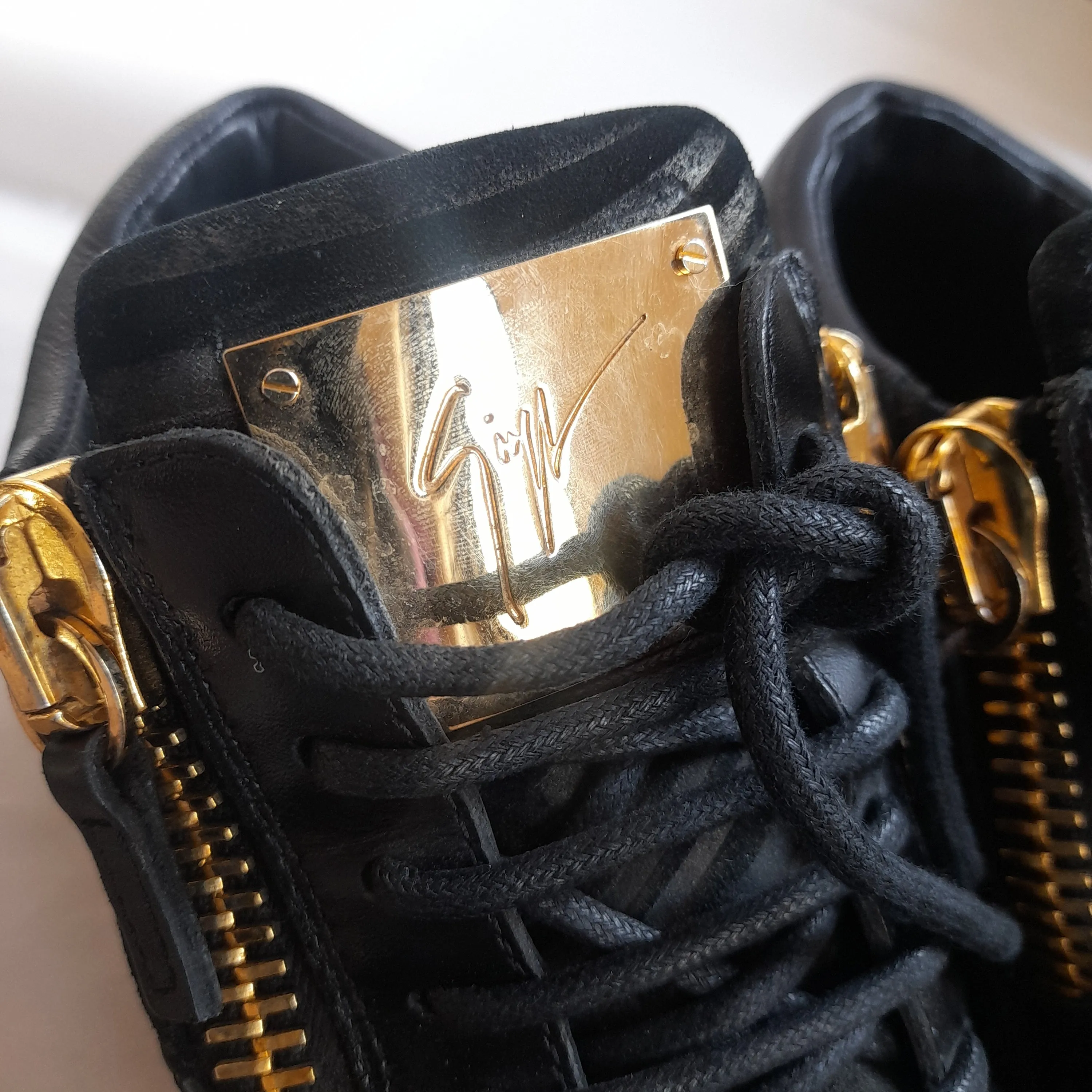 Guiseppe Zanotti Black Suede and Leather Low Top Sneakers | Like New |