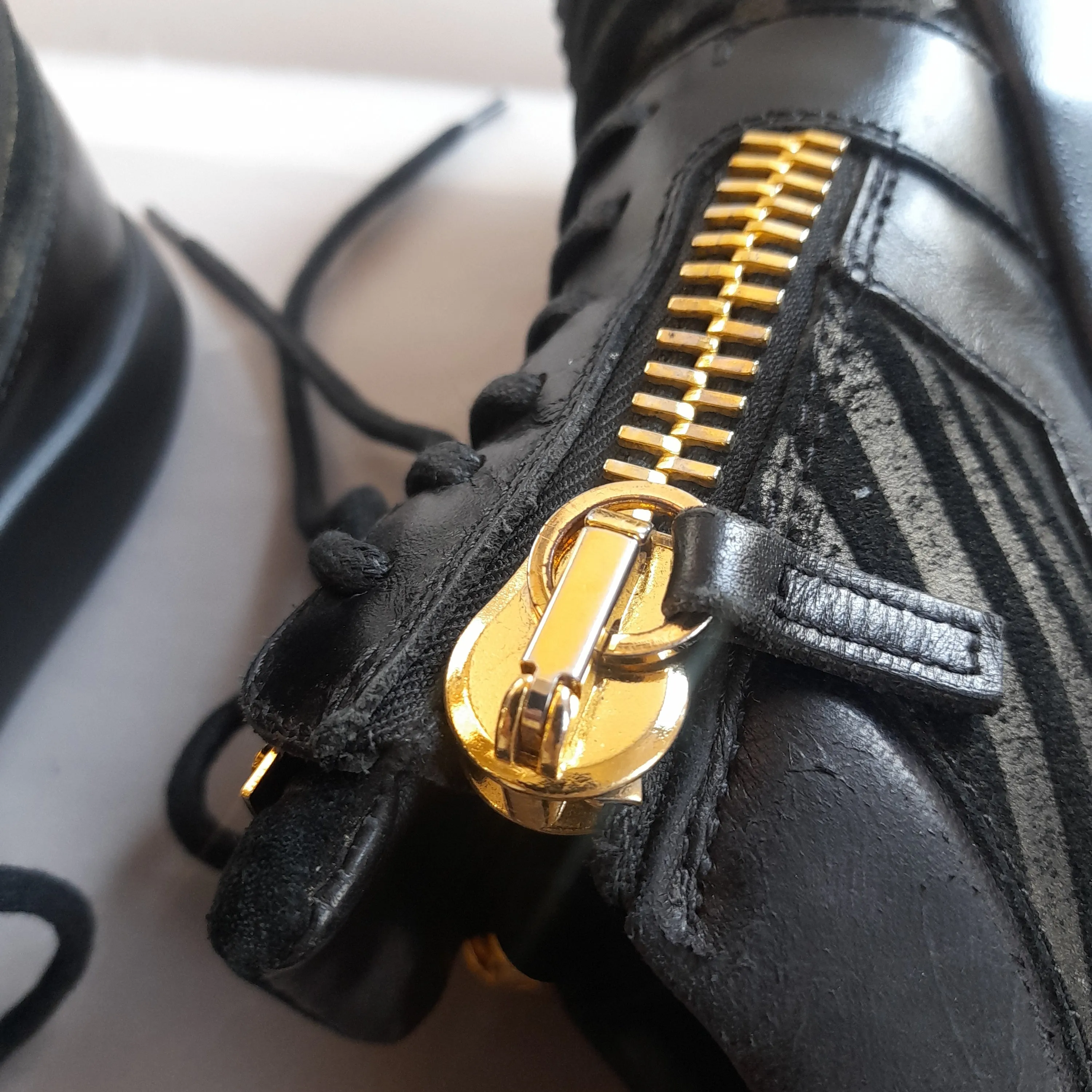 Guiseppe Zanotti Black Suede and Leather Low Top Sneakers | Like New |