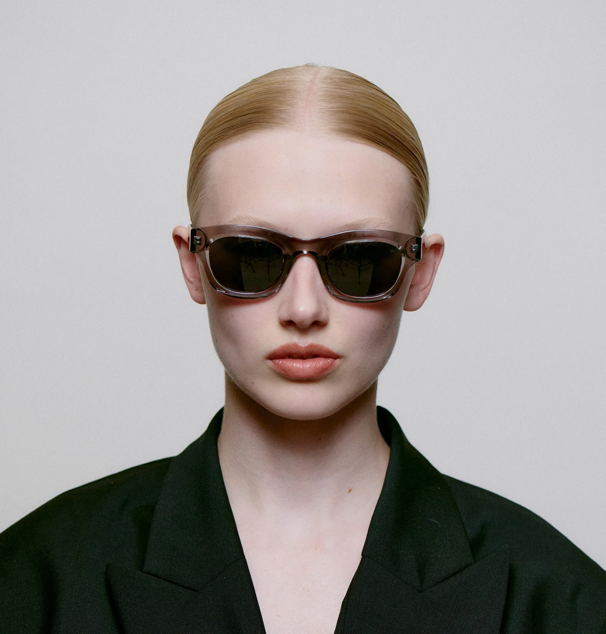 Lane Sunglasses - Grey Transparent