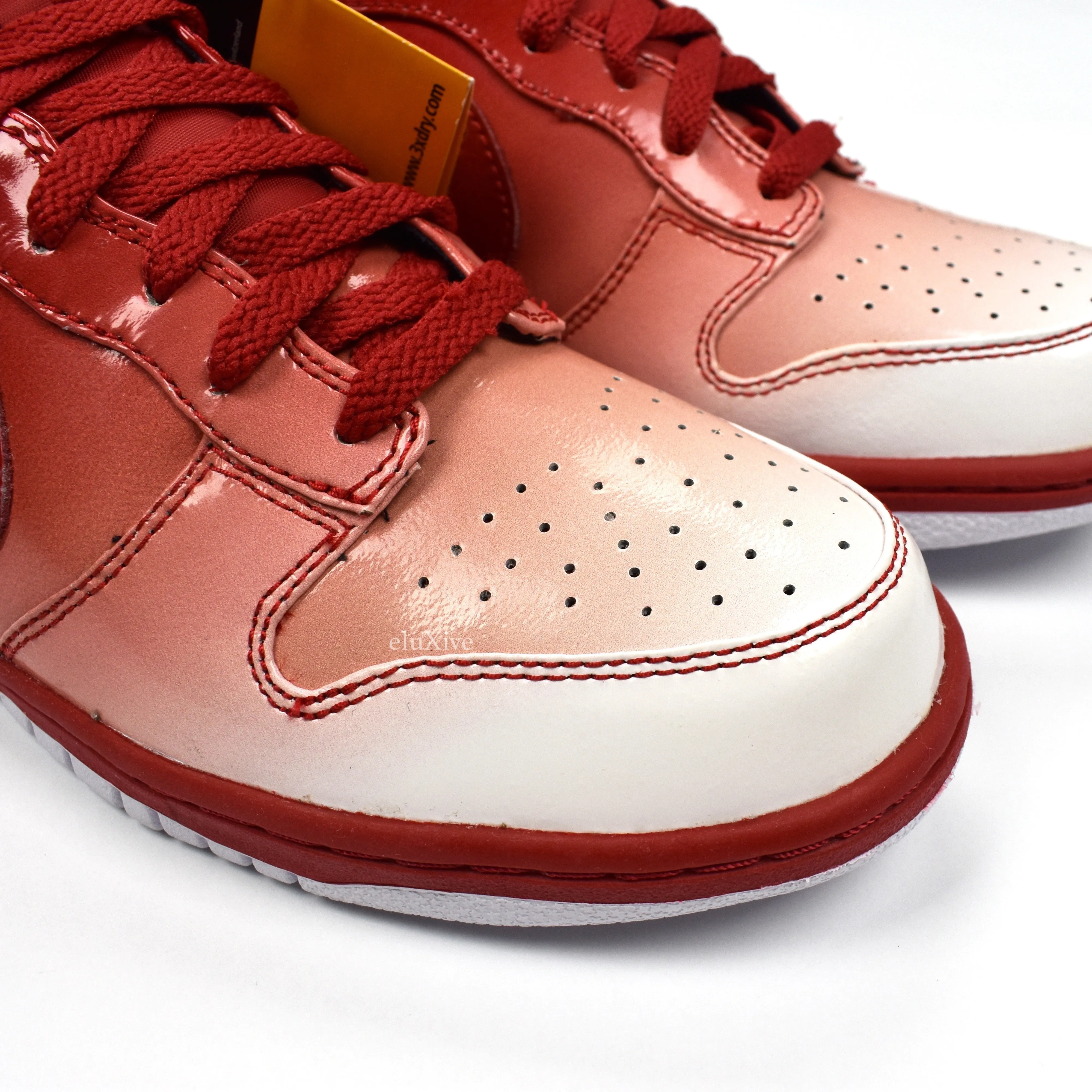 Nike - Dunk High Supreme Spark 'Destroyers' (Red)