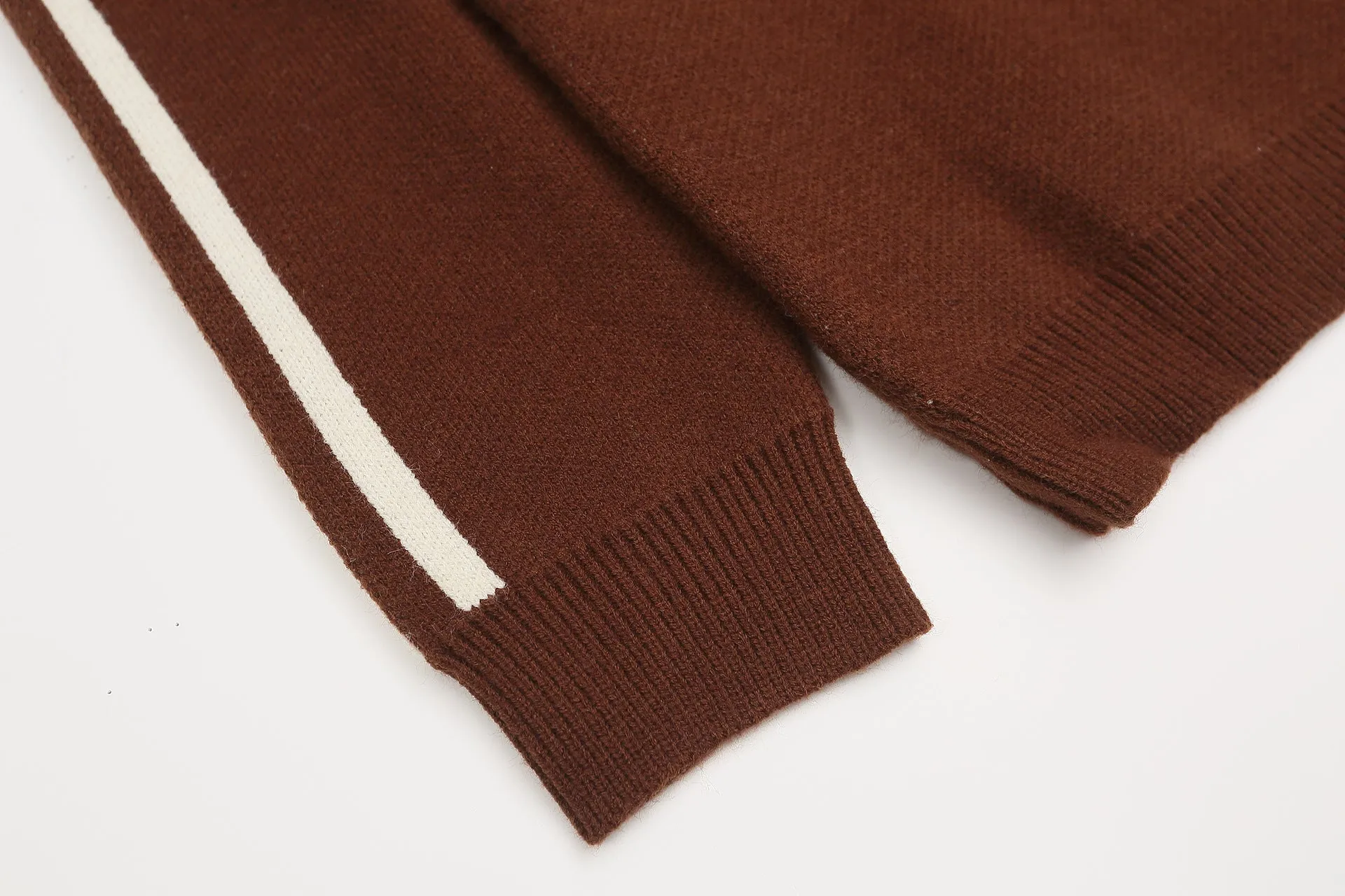 Retro Tennis Sweater – Los Angeles Vintage Edition