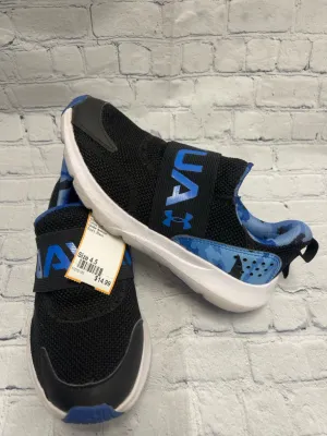 Size 4.5 Boy's Black Under Armour Tennis Shoe