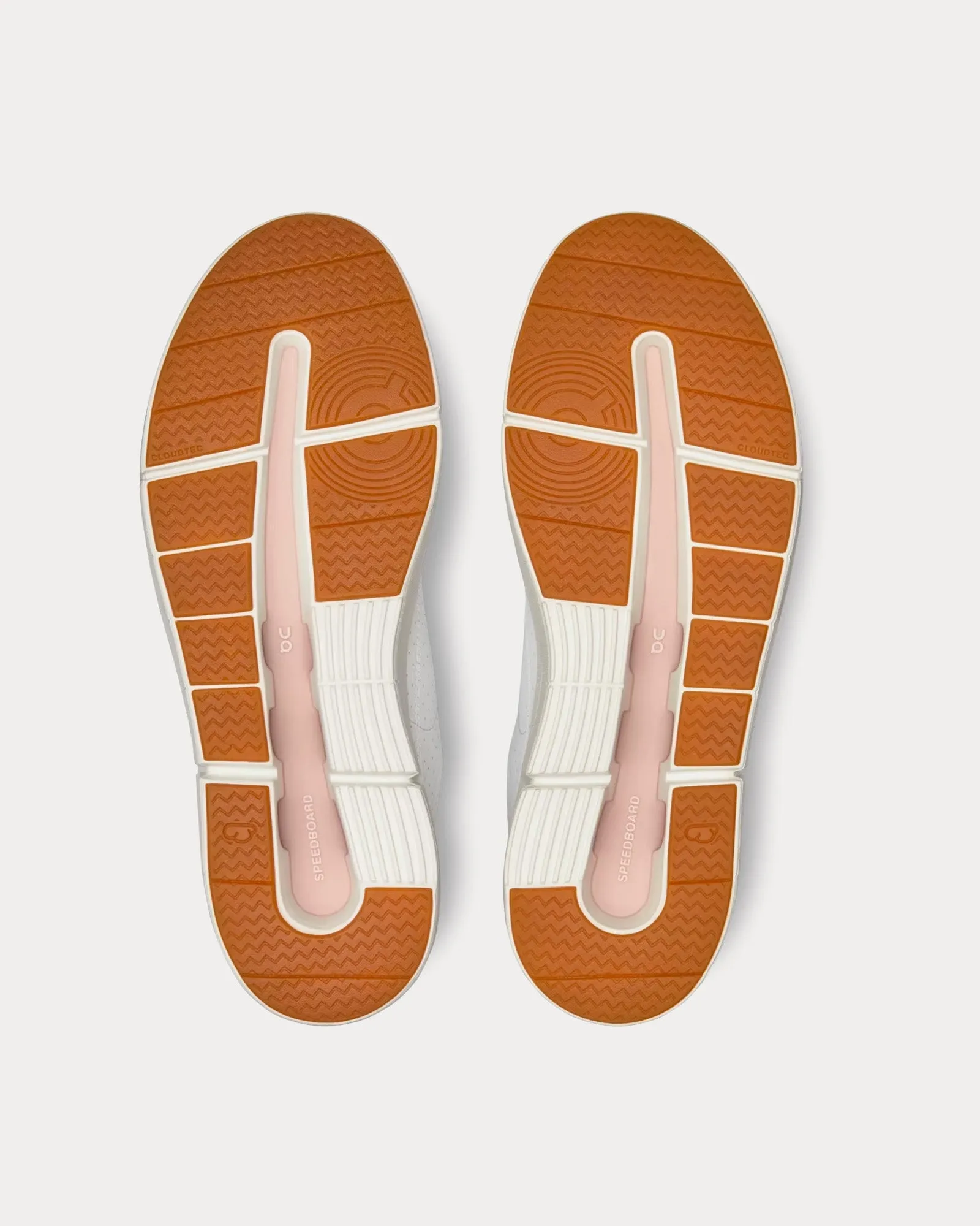 The Roger Centre Court White / Woodrose Low Top Sneakers