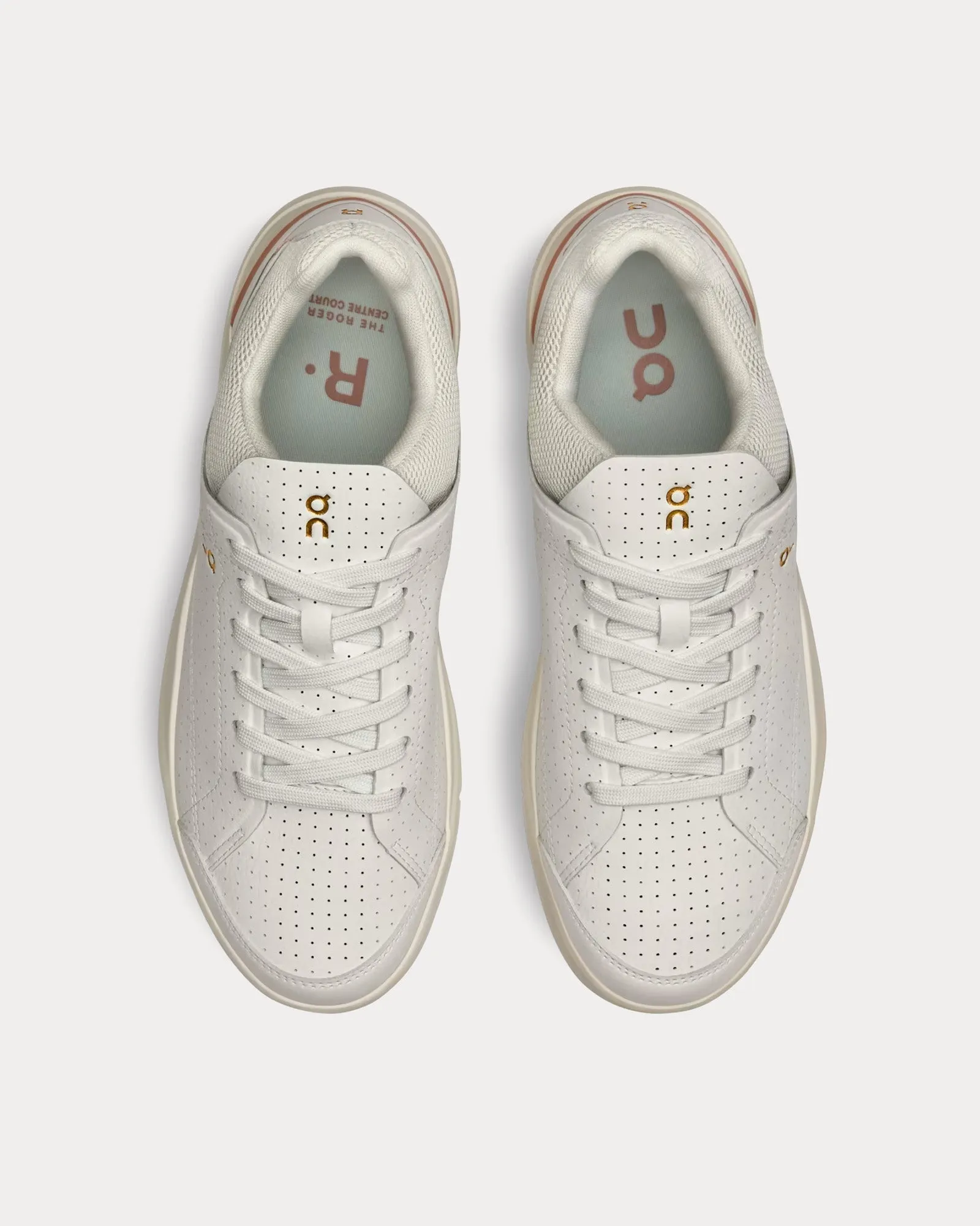 The Roger Centre Court White / Woodrose Low Top Sneakers